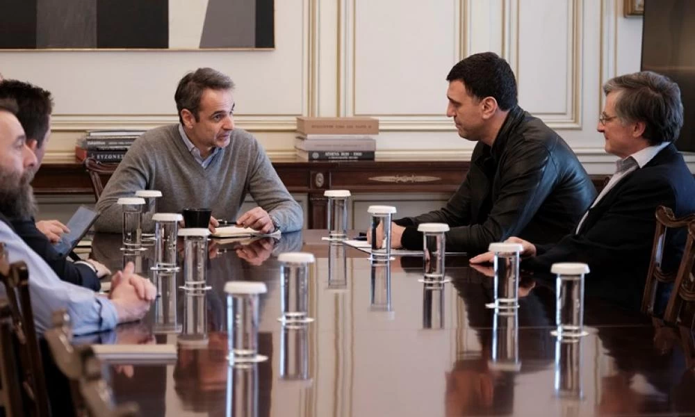 Σύσκεψη για τον κοροναϊό υπό τον Πρωθυπουργό Κυριάκο Μητσοτάκη